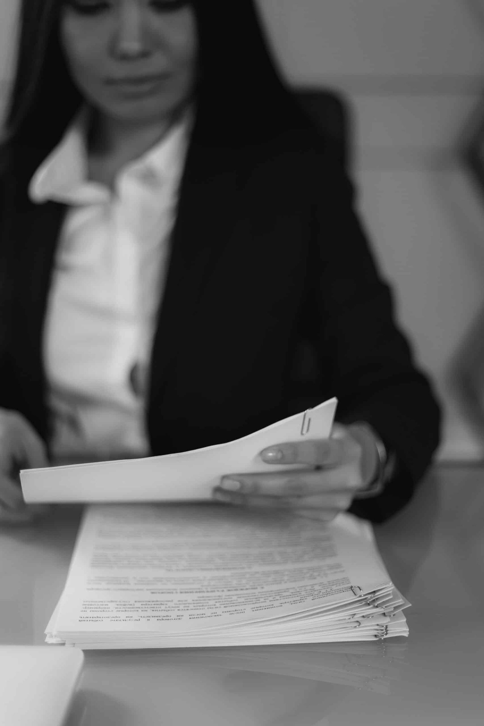 Equipo de abogados en reunión de trabajo